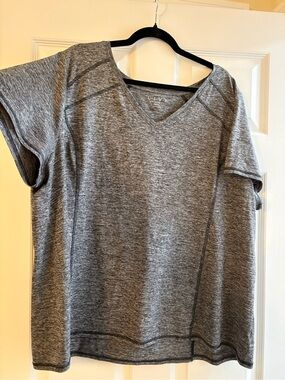 Lane Bryant Heather Gray V-Neck Short Sleeve Tee
